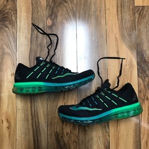 Size 12 Nike air max 2016